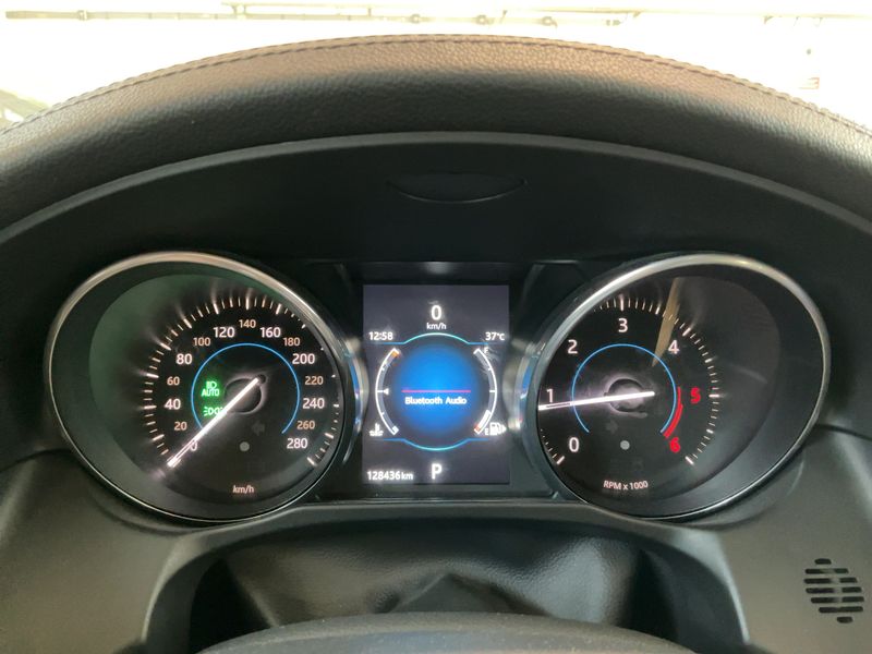 Jaguar XF 30d Prestige — zdjęcie 13