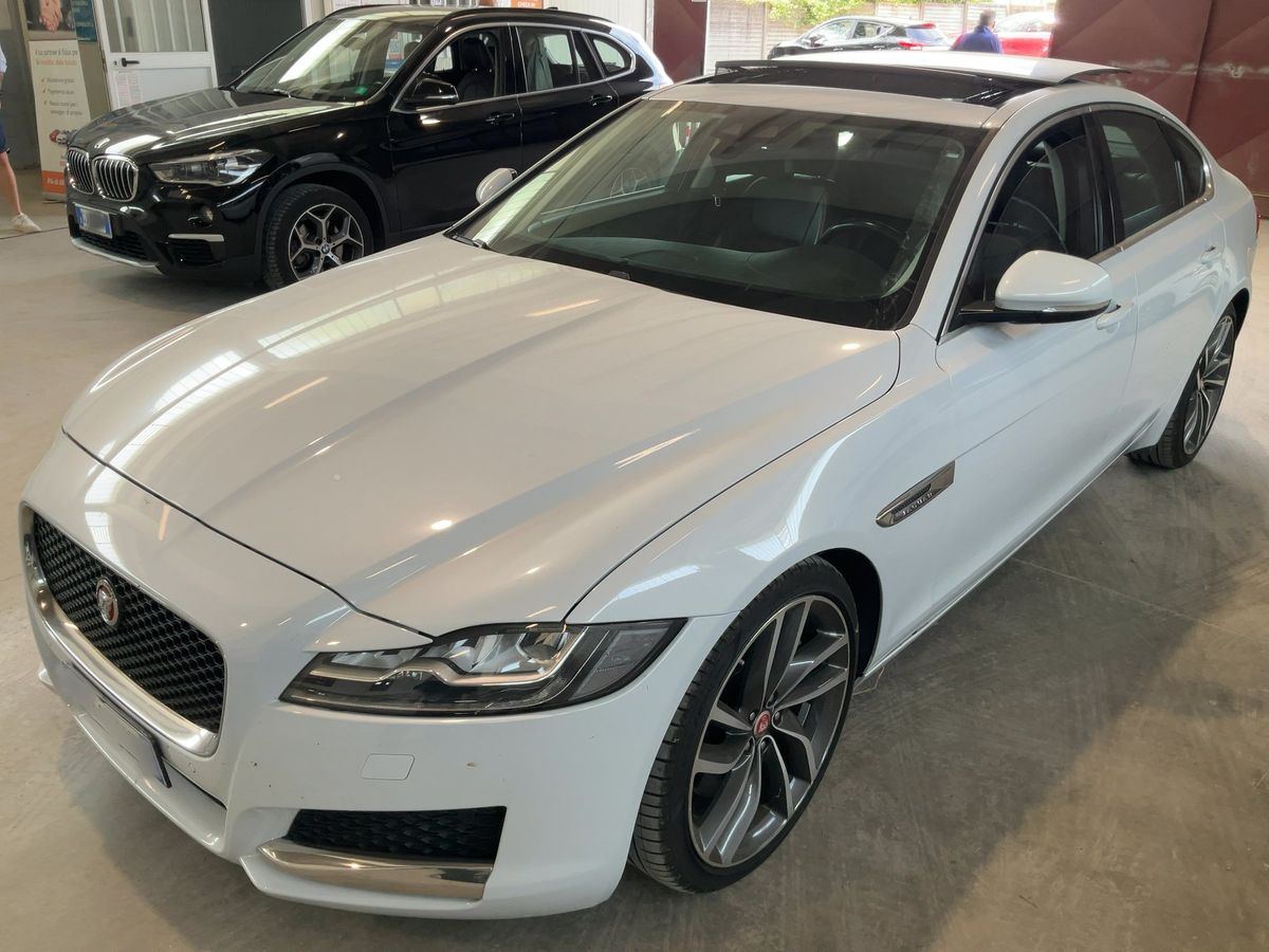 Jaguar XF 2015