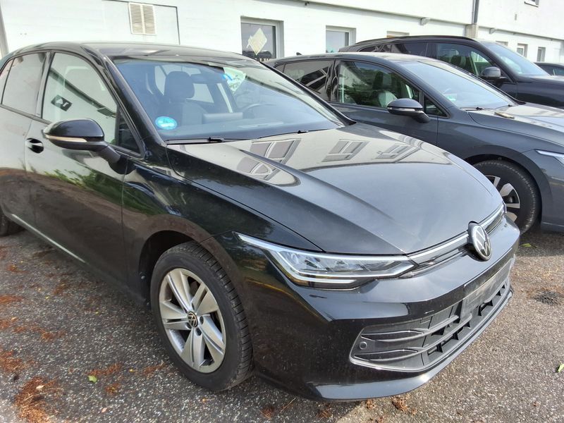 Volkswagen Golf VIII 1.5 eTSI Life — zdjęcie 6