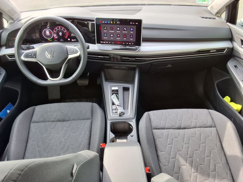 Volkswagen Golf VIII 1.5 eTSI Life — zdjęcie 11