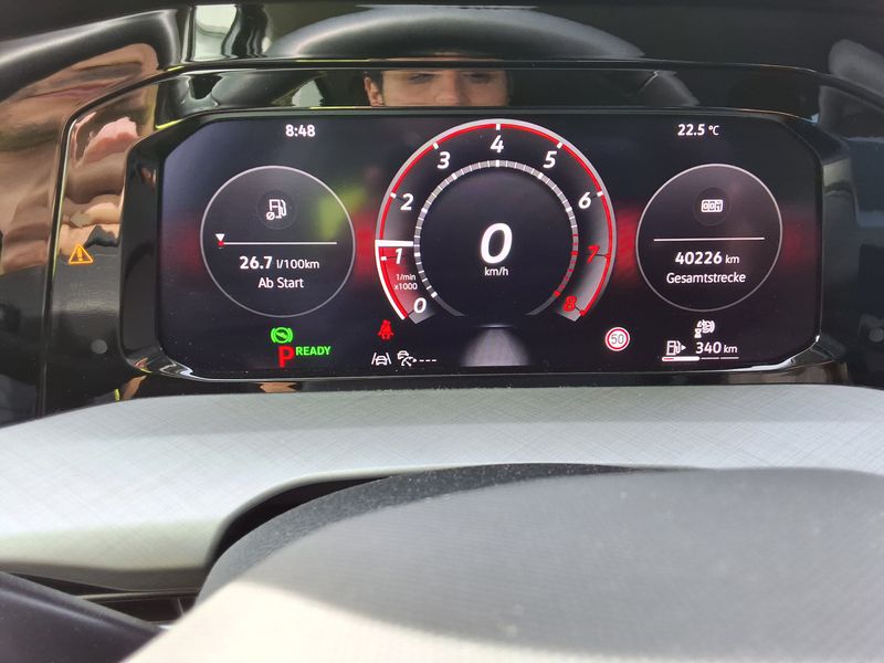 Volkswagen Golf VIII 1.5 eTSI Life — zdjęcie 12