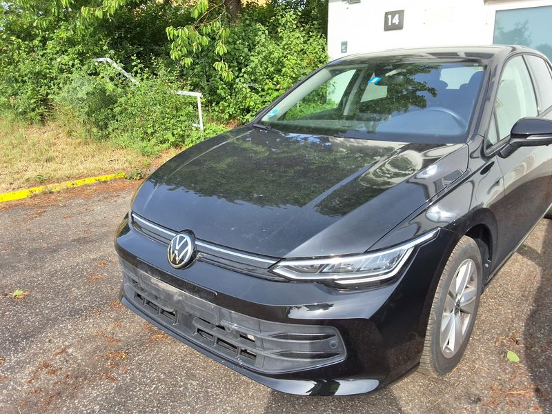 Volkswagen Golf VIII 1.5 eTSI Life — zdjęcie 2