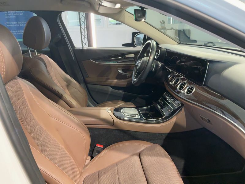 Mercedes-Benz E-Klasse E 300e T Avantgarde 2021 – снимка 17