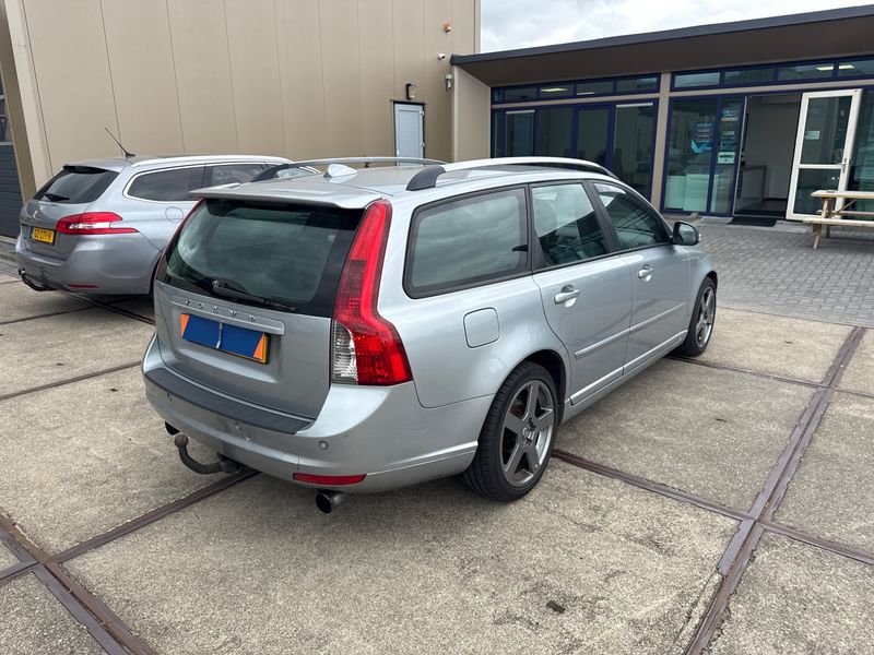 Volvo V50 1.6 DRIVe Momentum — zdjęcie 2