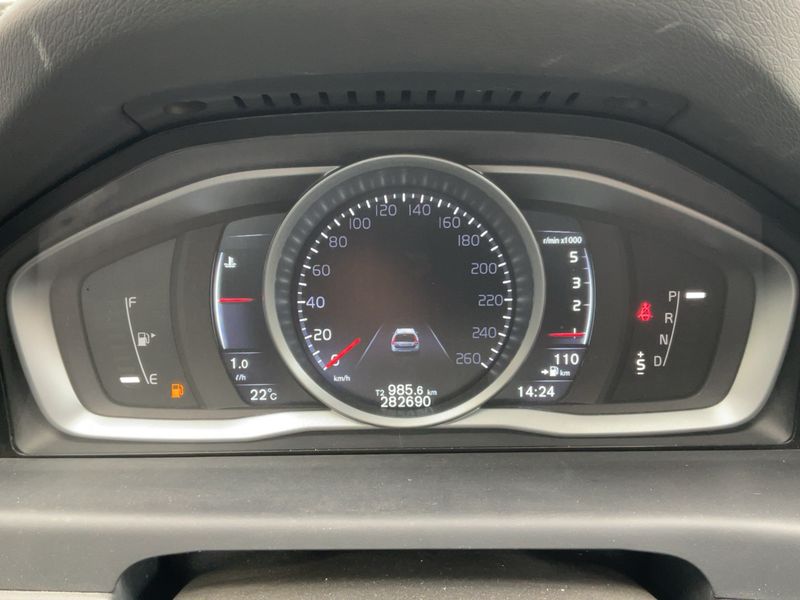 Volvo V70 2.0 D4 Summum — zdjęcie 13