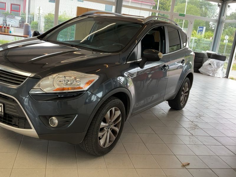 Ford Kuga 2.0 TDCi Titanium — zdjęcie 2