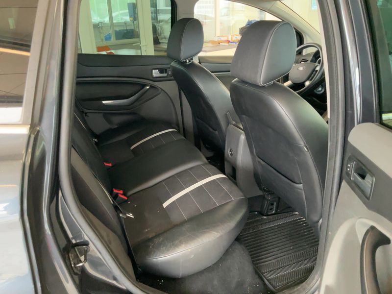 Ford Kuga 2.0 TDCi Titanium — zdjęcie 14