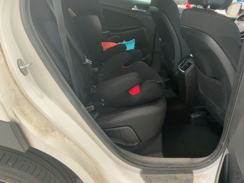Hyundai Tucson 1.7 CRDi Business 2WD 2017 – снимка 19