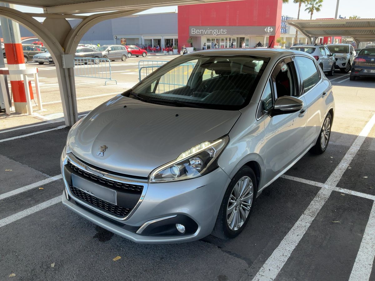 Peugeot 208 2018 — photo 1