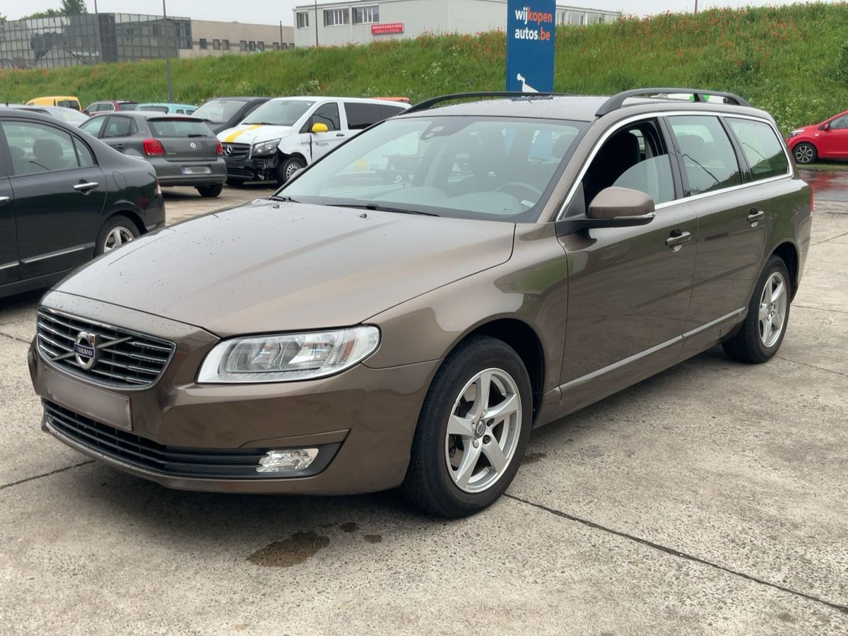 Volvo V70 2015 — photo 1