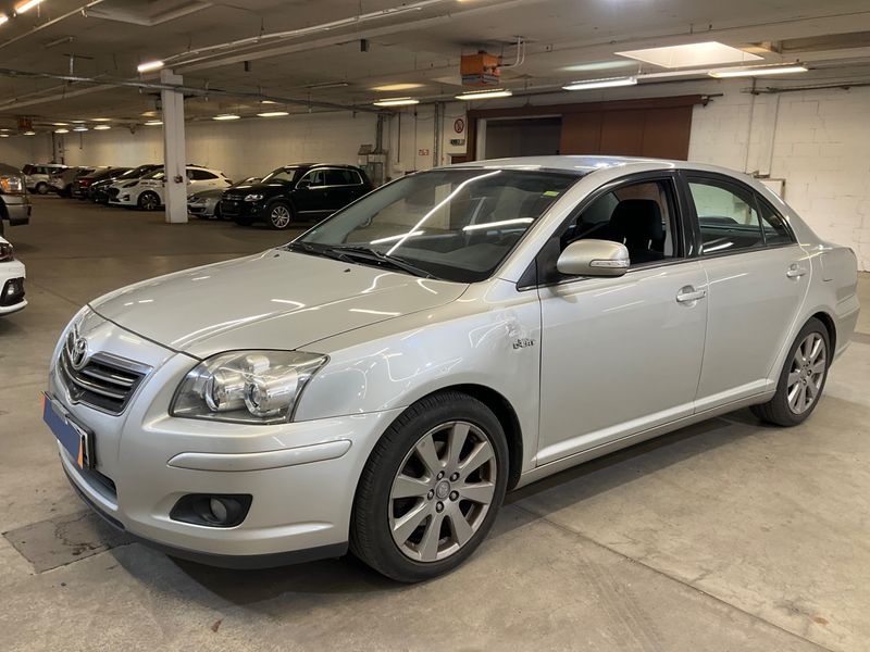 Toyota Avensis 2.2 D-4D D-Cat Team Liftback 2009 – снимка 1