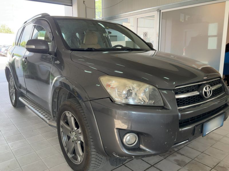 Toyota RAV 4 2.2 D-4D Crossover Luxury 2010 – снимка 12