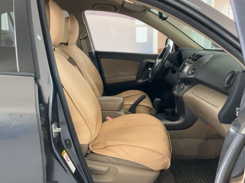 Toyota RAV 4 2.2 D-4D Crossover Luxury 2010 – снимка 16