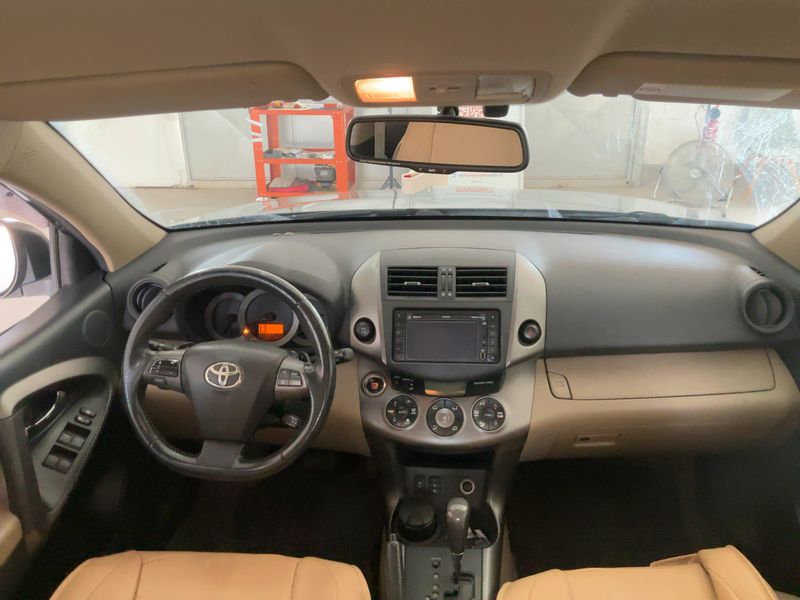 Toyota RAV 4 2.2 D-4D Crossover Luxury 2010 – снимка 17