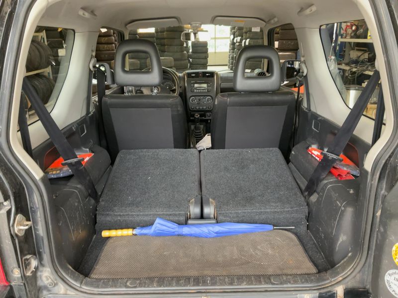 Suzuki Jimny 1.3 Black and White — zdjęcie 10