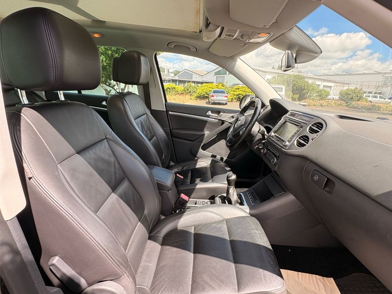 Volkswagen Tiguan 2.0 TDI Sport & Style 4Motion — zdjęcie 9