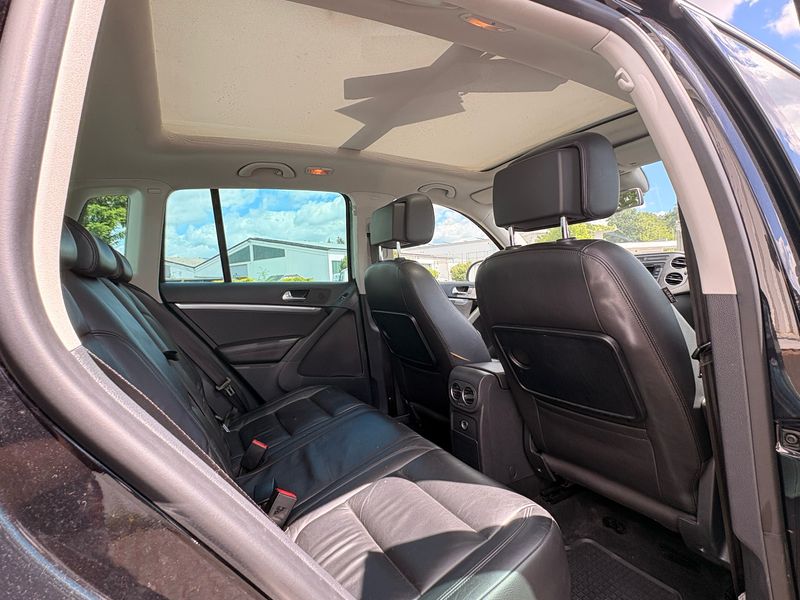 Volkswagen Tiguan 2.0 TDI Sport & Style 4Motion — zdjęcie 12