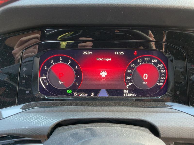 Volkswagen Golf VIII 2.0 TSI GTI Clubsport — zdjęcie 13