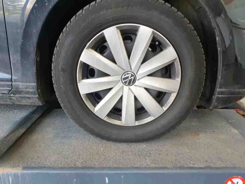 Volkswagen Passat 2.0 TDI Business — zdjęcie 22