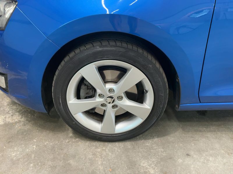 Skoda Rapid Spaceback 1.6 TDI Style 2015 – снимка 3