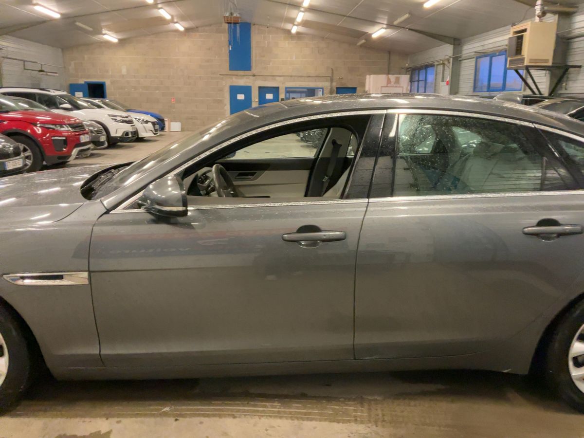 Jaguar XF 2016 — photo 5