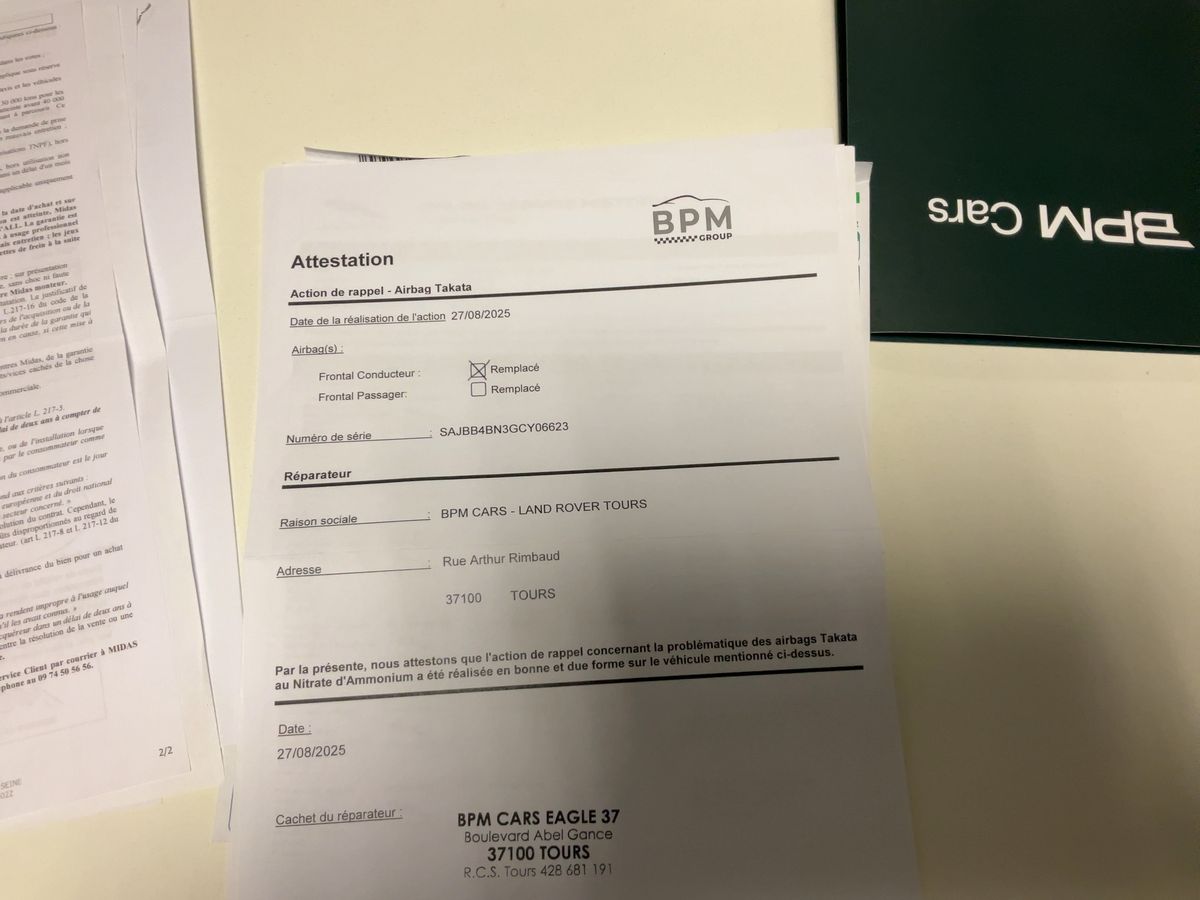 Jaguar XF 2016 — photo 28