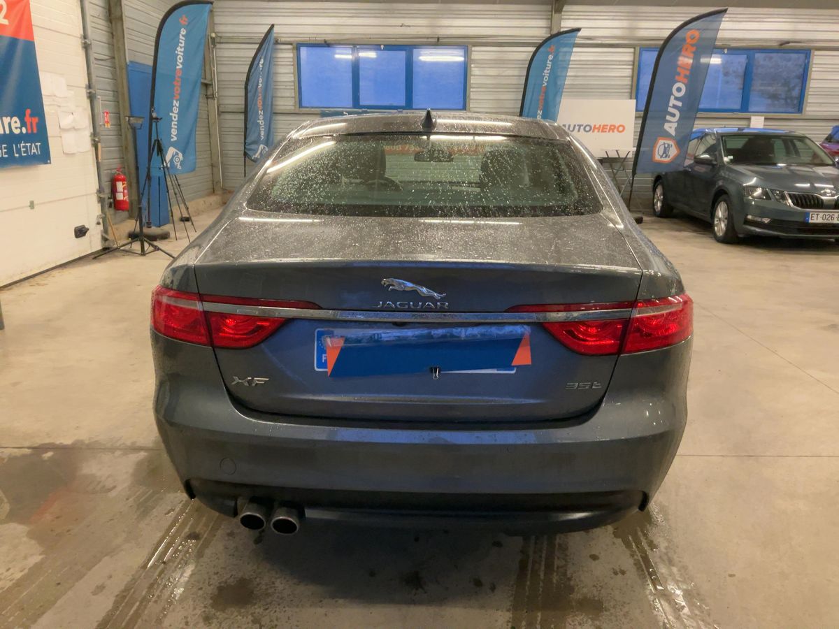 Jaguar XF 2016 — photo 8