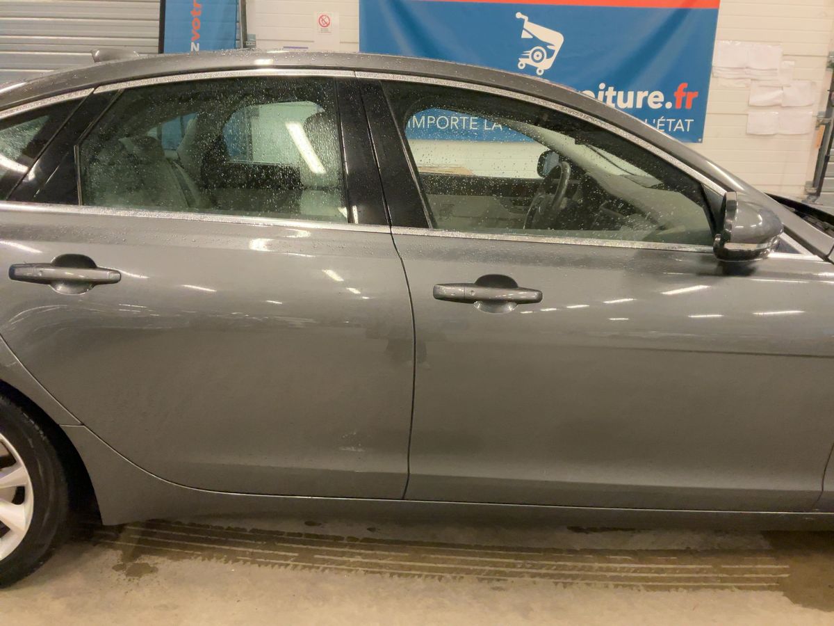 Jaguar XF 2016 — photo 11