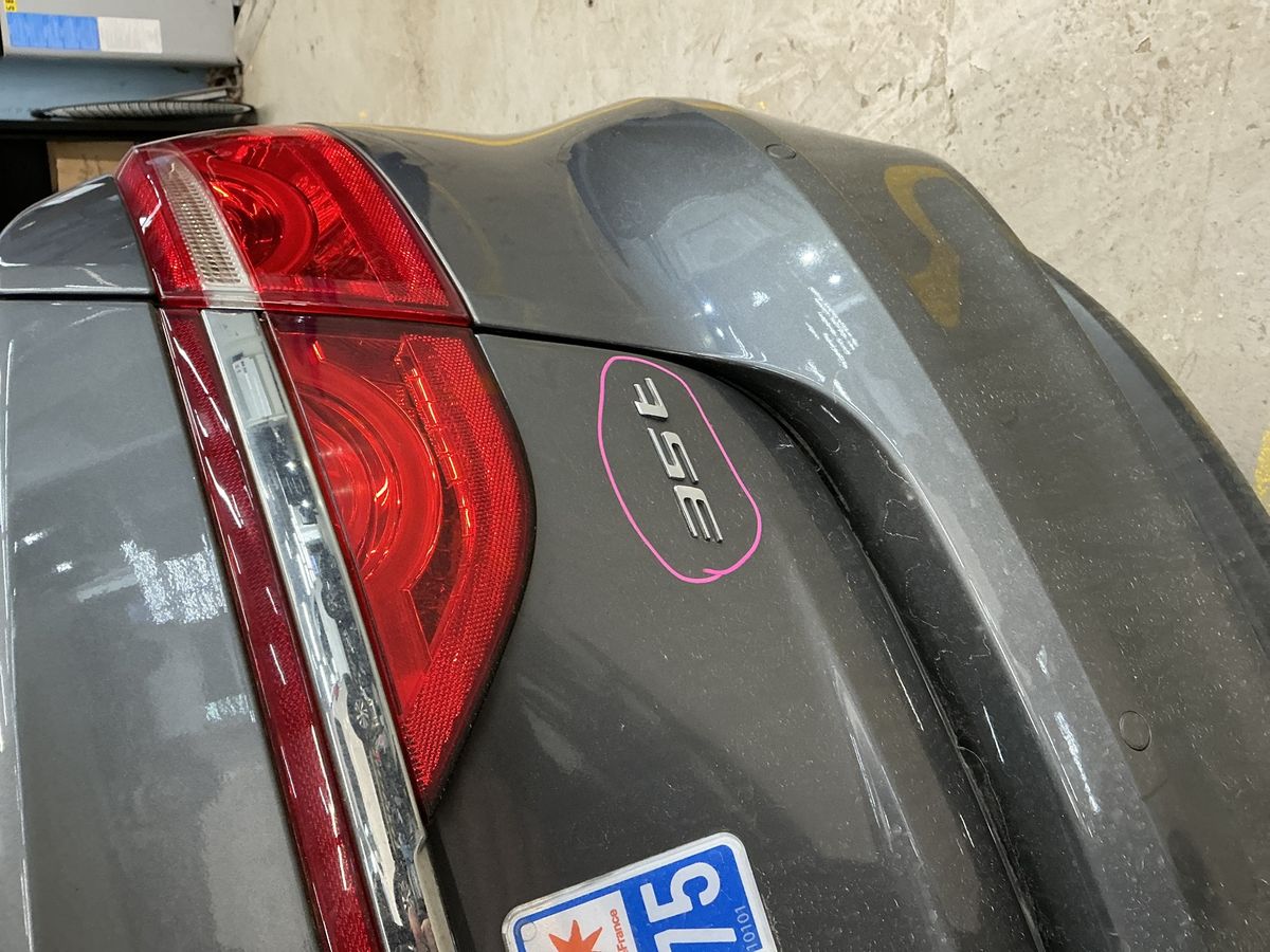 Jaguar XF 2016 — photo 44