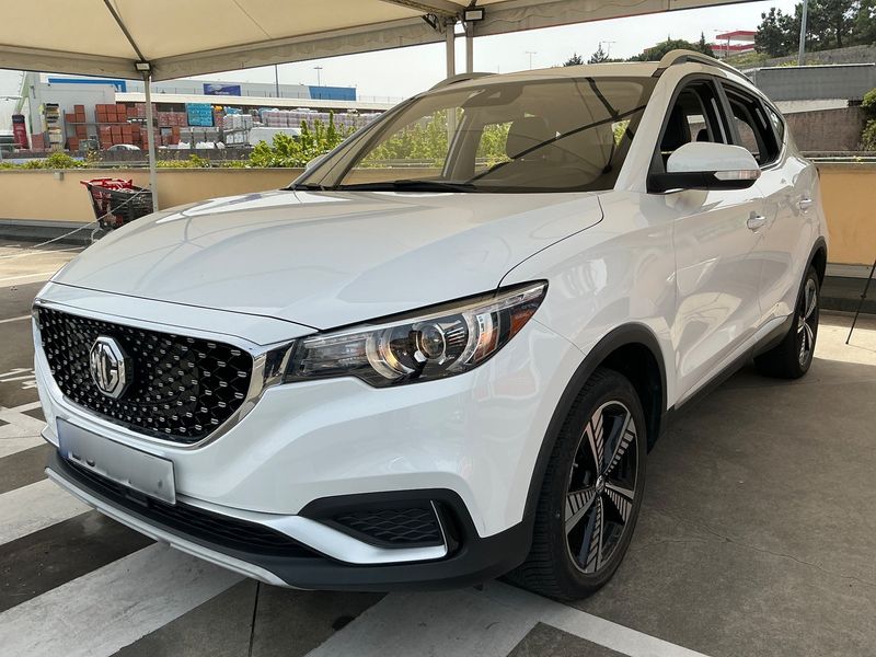 MG ZS electric drive 105 kW Luxury — zdjęcie 1