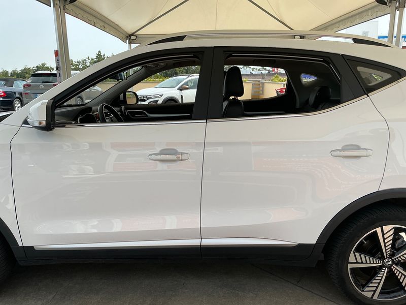 MG ZS electric drive 105 kW Luxury — zdjęcie 4