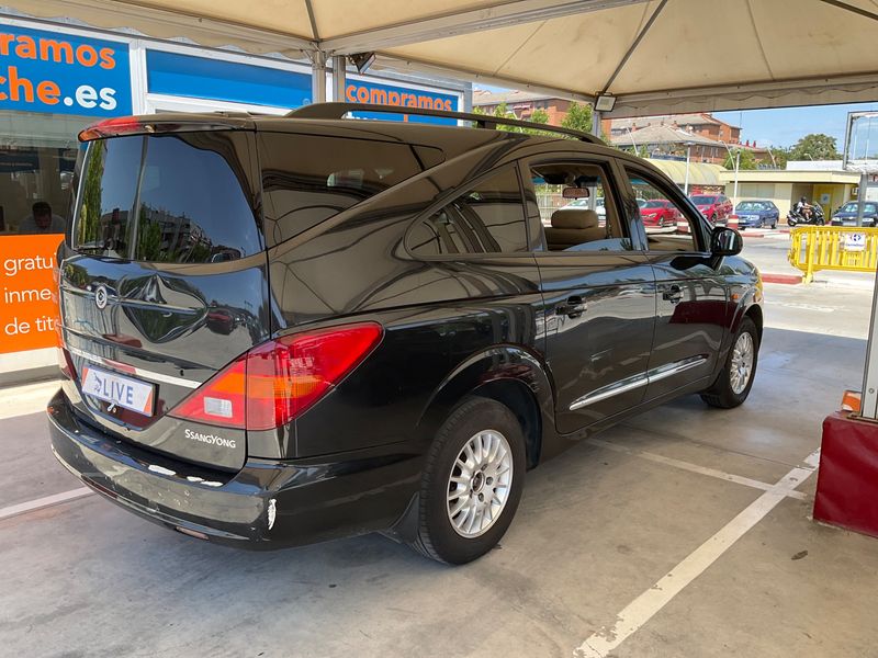 Ssangyong Rodius 270 Xdi — zdjęcie 2