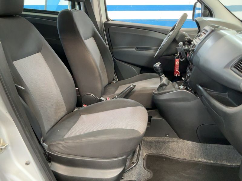 Fiat Doblo 1.3 JTD Active — zdjęcie 11