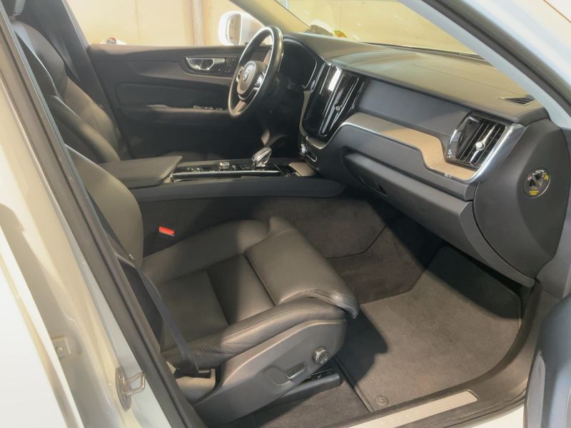 Volvo XC60 2.0 B4 Diesel Mild-Hybrid Inscription AWD 2022 – снимка 16