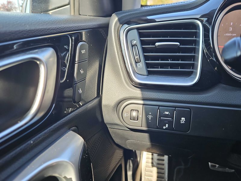 Kia cee'd 1.6 CRDi Platinum — zdjęcie 17