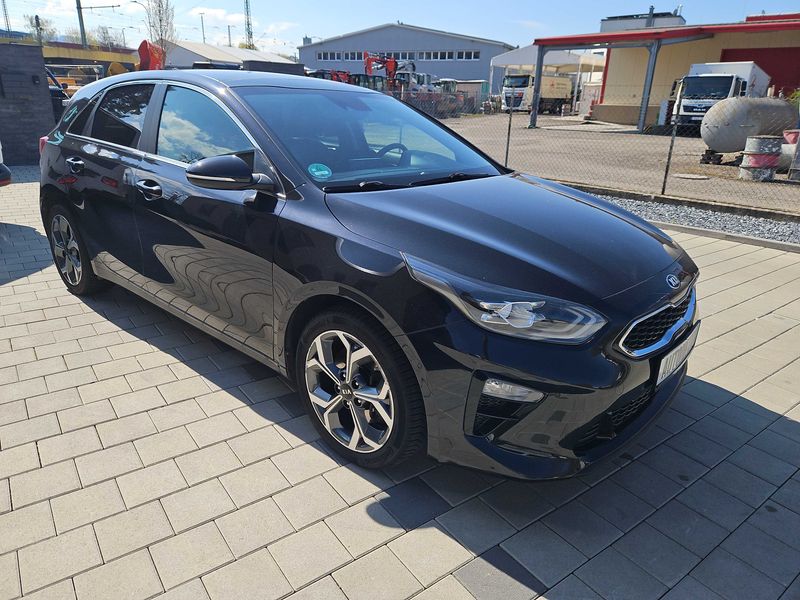 Kia cee'd 1.6 CRDi Platinum — zdjęcie 6