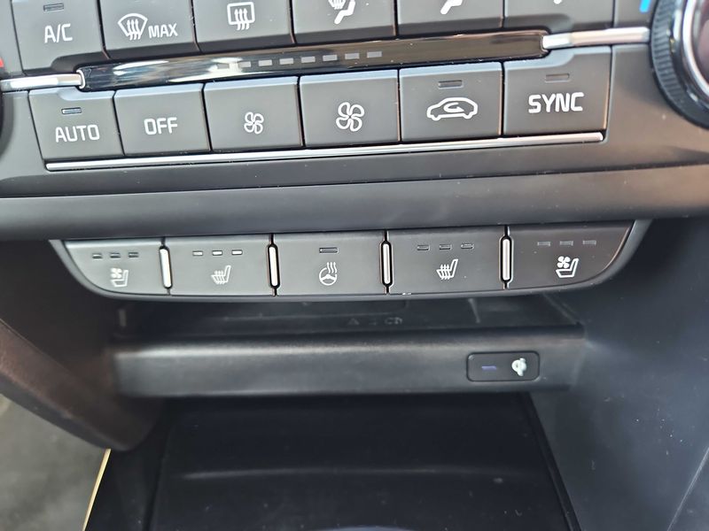 Kia cee'd 1.6 CRDi Platinum — zdjęcie 18