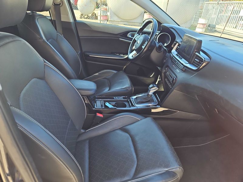 Kia cee'd 1.6 CRDi Platinum — zdjęcie 10