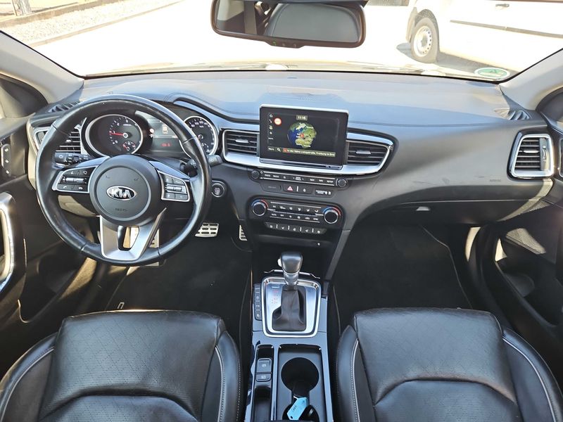 Kia cee'd 1.6 CRDi Platinum — zdjęcie 11