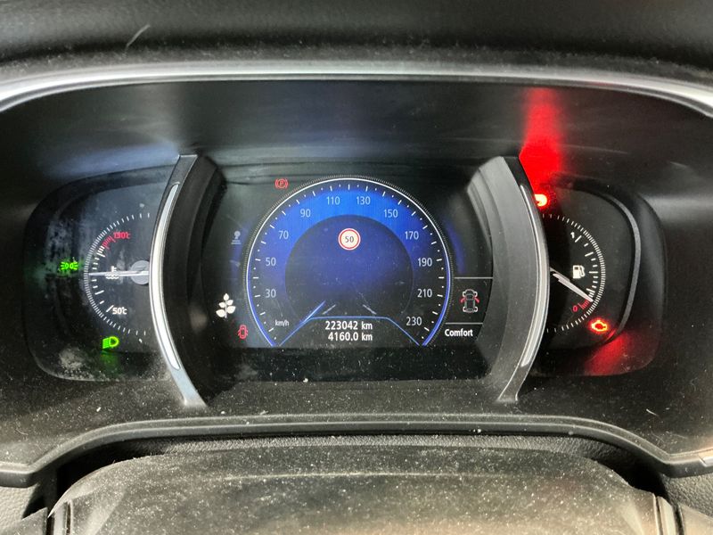 Renault Megane 1.5 dCi Energy Zen — zdjęcie 13