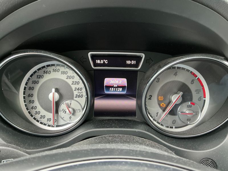 Mercedes-Benz GLA-Klasse GLA 200 d Urban — zdjęcie 13