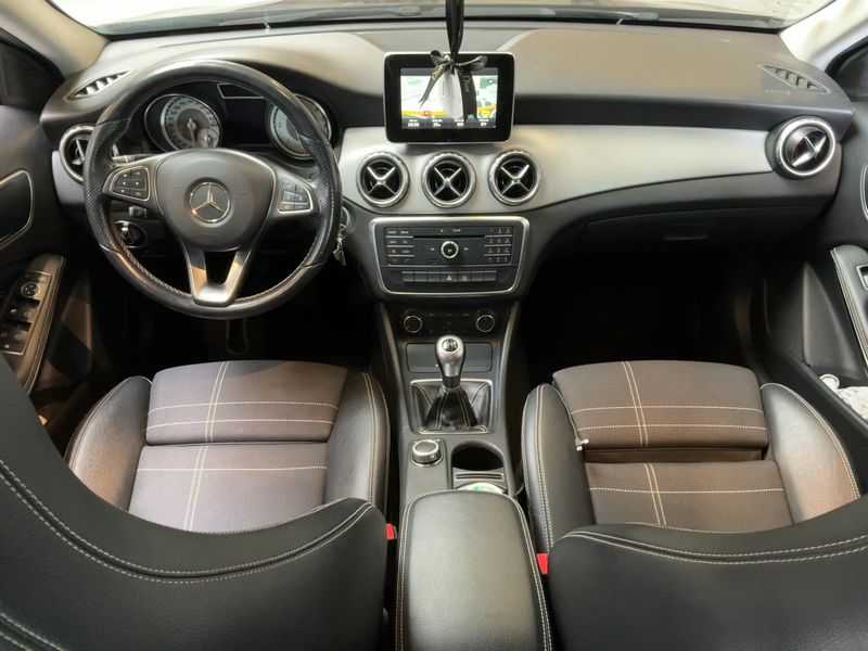 Mercedes-Benz GLA-Klasse GLA 200 d Urban — zdjęcie 12