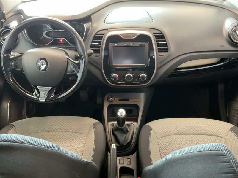 Renault Captur 1.5 dCi Energy Business Eco2 — zdjęcie 12