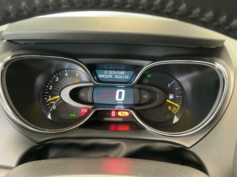 Renault Captur 1.5 dCi Energy Business Eco2 — zdjęcie 13
