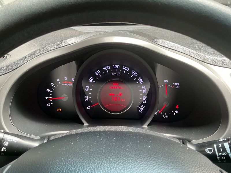 Kia Sportage 1.7 CRDi Active 2WD — zdjęcie 13