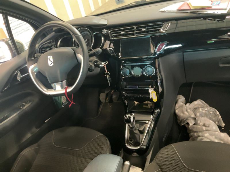 DS Automobiles DS3 1.2 PureTech Chic Connected — zdjęcie 12