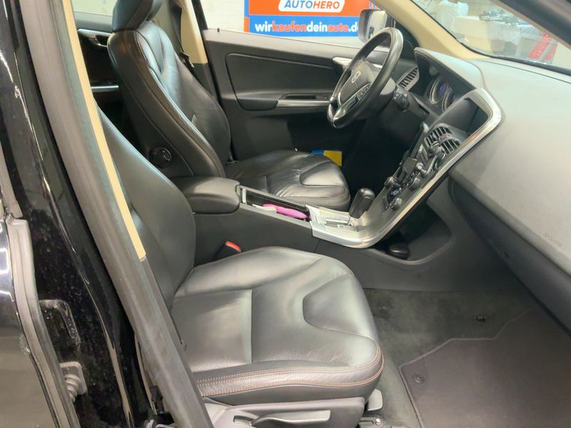 Volvo XC60 2.4 D4 Summum AWD 2012 – снимка 16