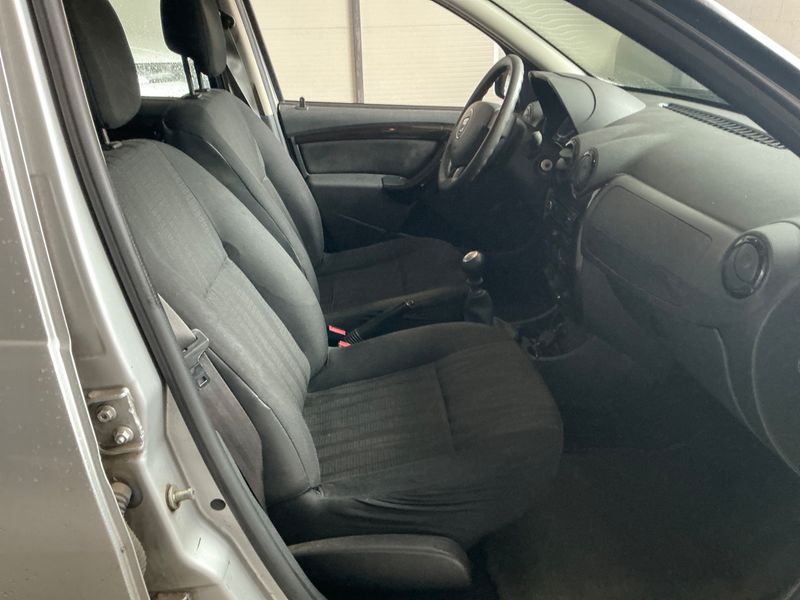 Dacia Duster 1.5 dCi Laureate 4x2 — zdjęcie 3