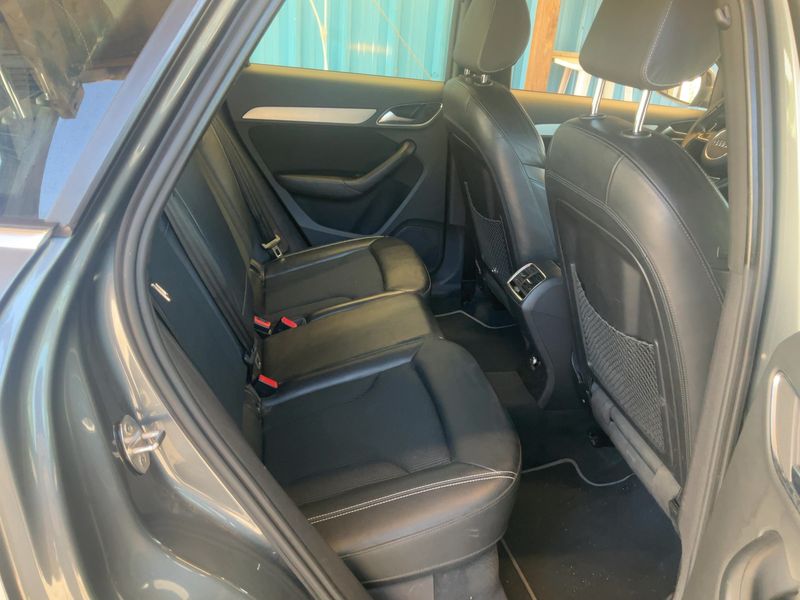 Audi Q3 2.0 TDI quattro S line — zdjęcie 14