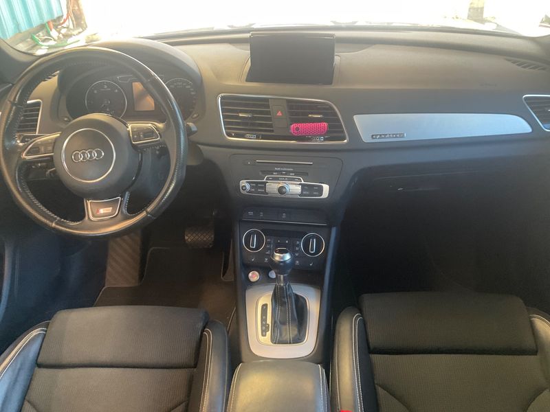 Audi Q3 2.0 TDI quattro S line — zdjęcie 12